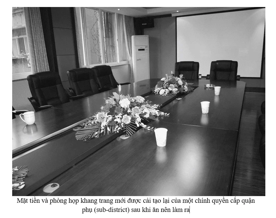 Trung Quốc thoát khỏi bẫy nghèo như thế nào - Yuen Yuen Ang - Ảnh 2